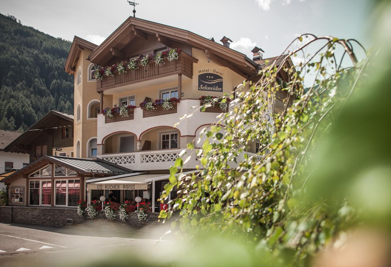 Hotel Garni Schneider Lutago Exterior photo